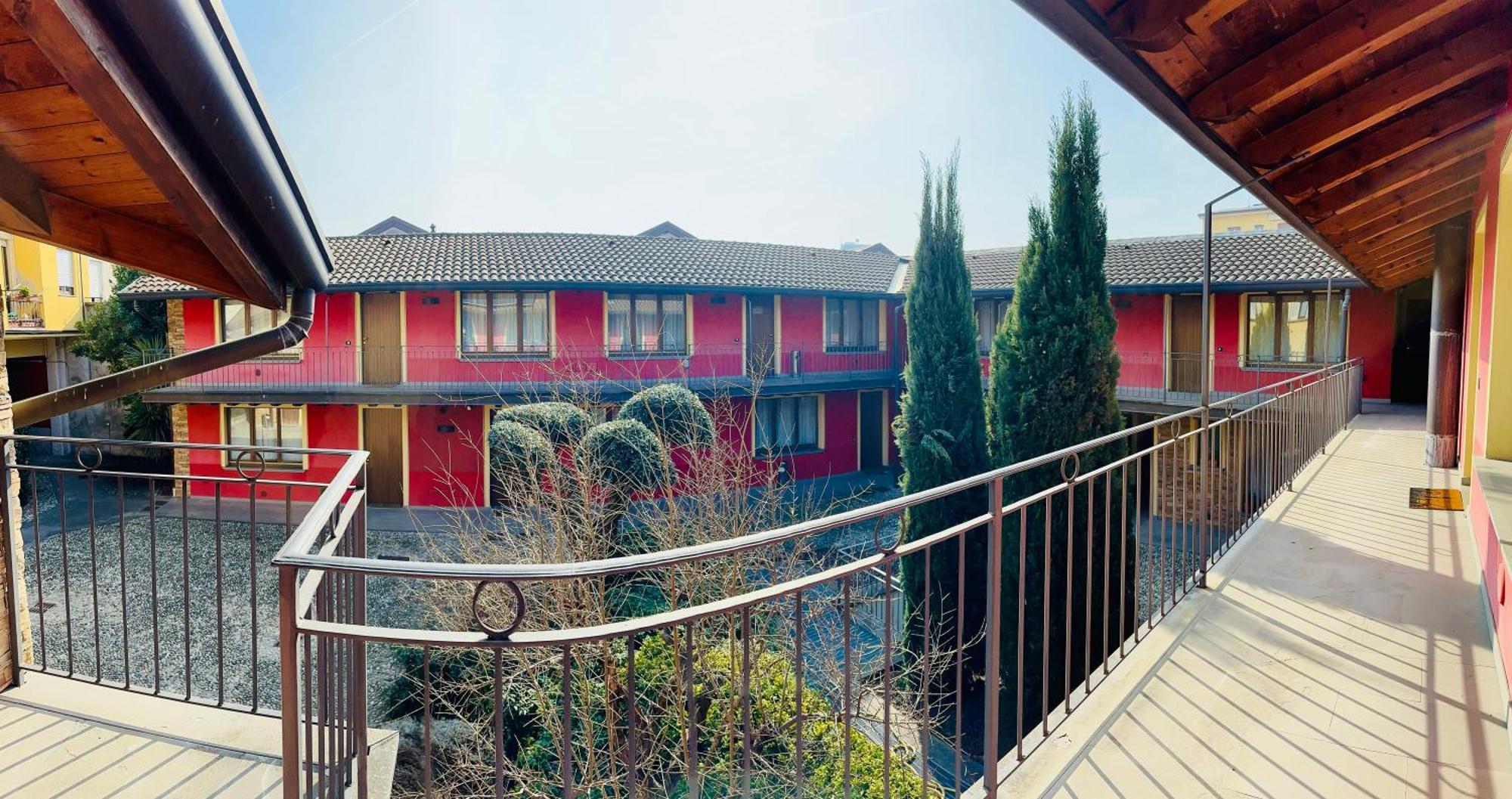 Bergamo Easy Airport Private Parking Apartment Exterior photo